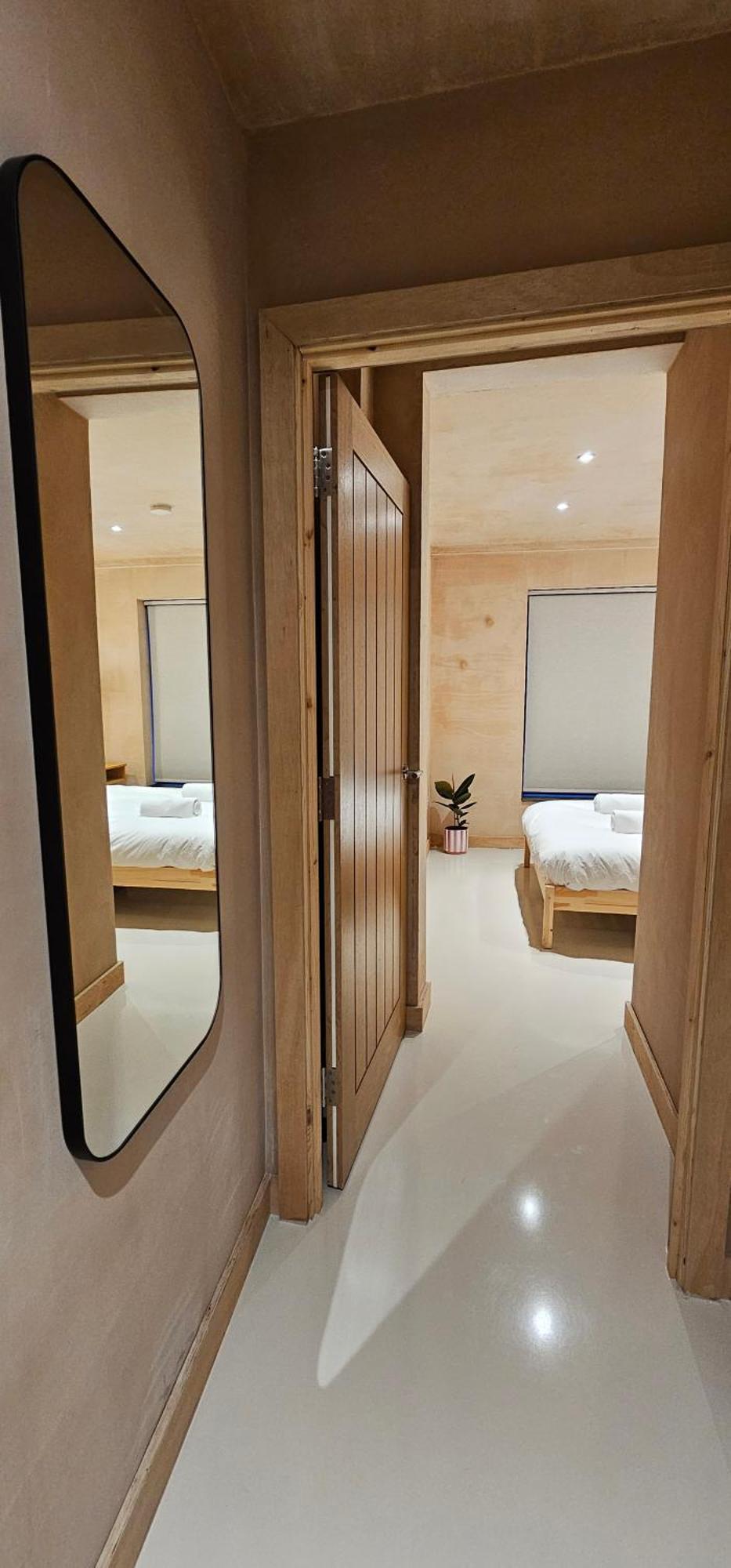 Shorebreak Apartments New Quay Екстериор снимка